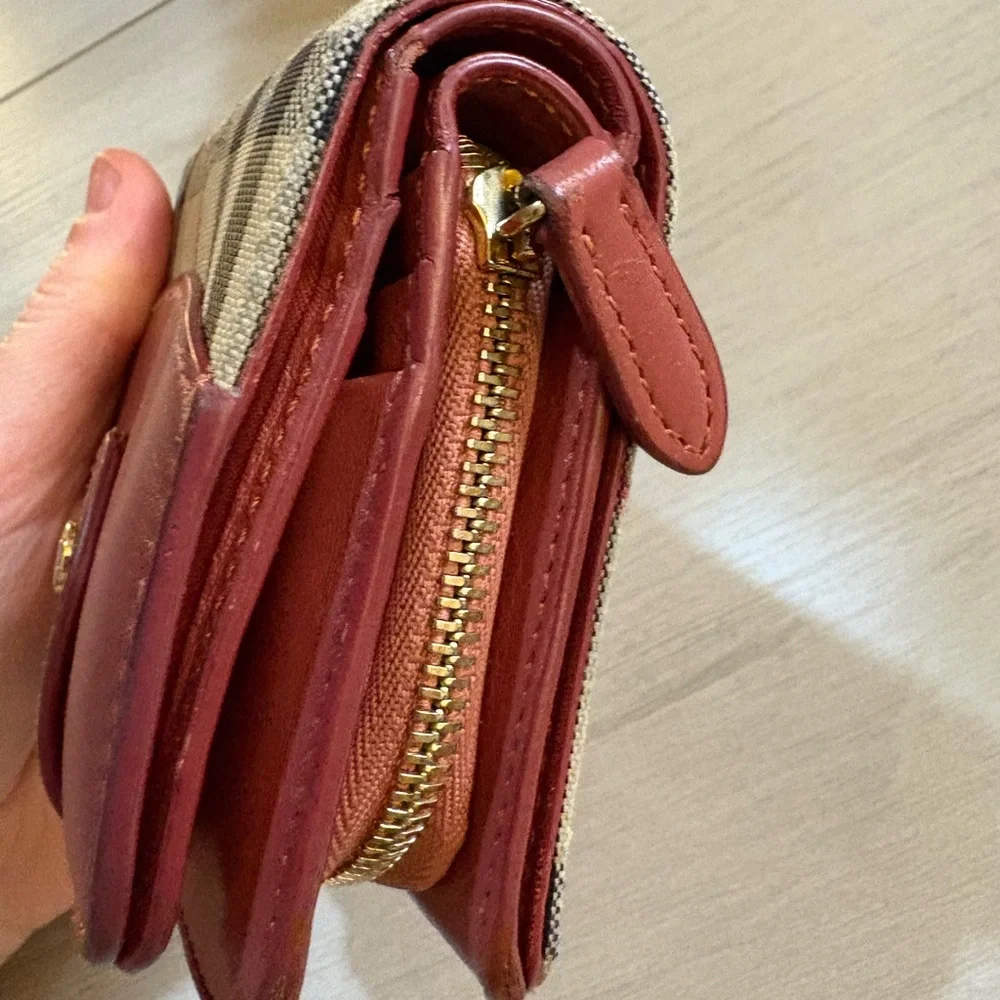 Burberry‎ Red Leather compact wallet 4